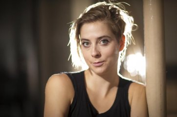 598981-eve-landry-savoure-sa-nouvelle