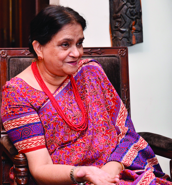 Nasreen  Jalil S&eacute;natrice de  Karachi, Pakistan