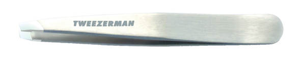 TENDANCES_beauty_DrewB_tweezers_cc10-