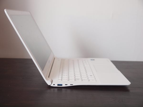 Samsung c&ocirc;t&eacute;