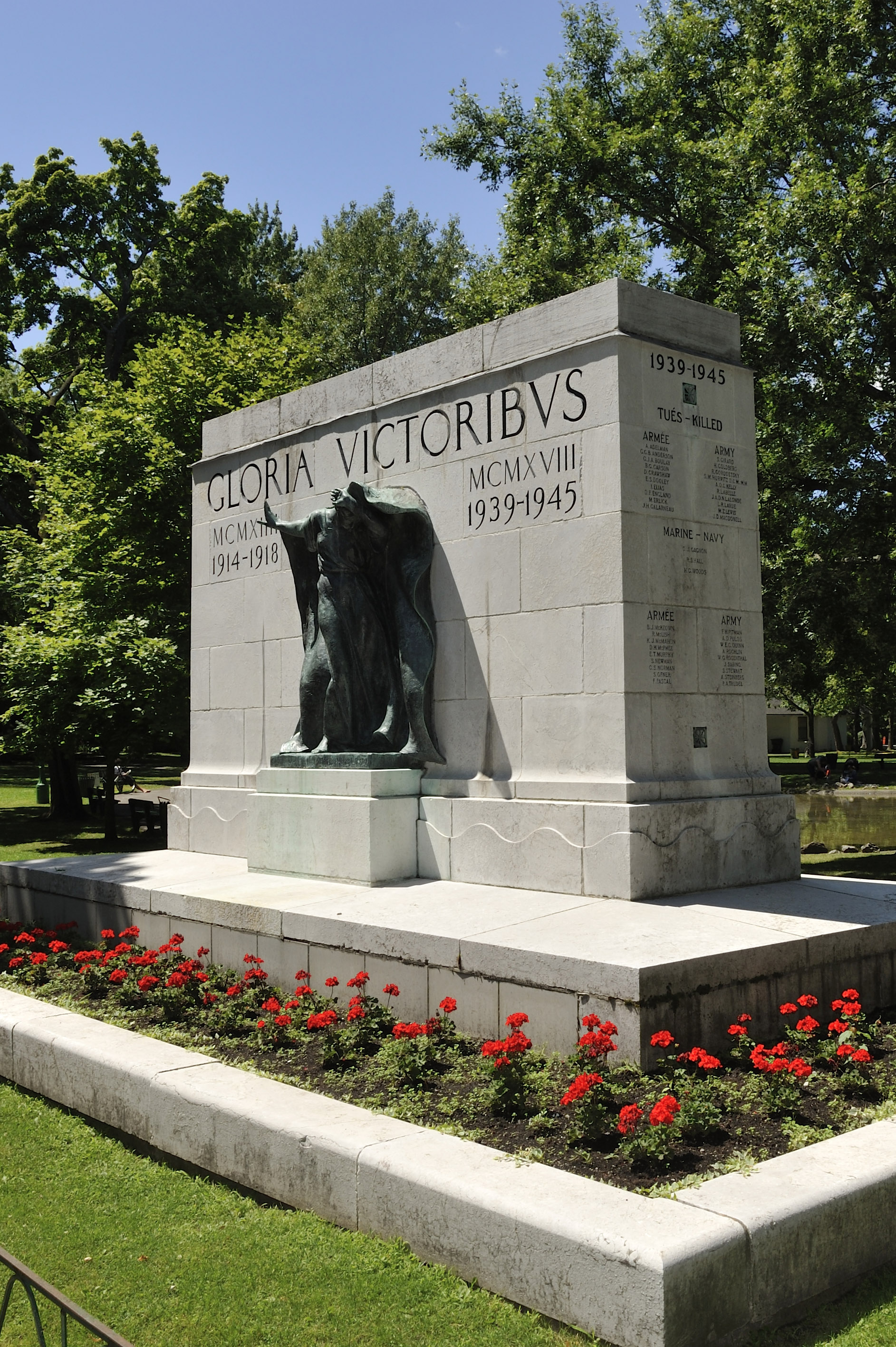Monument construit à Outremont