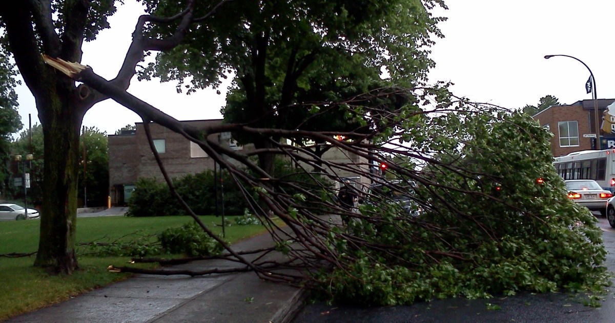 Plus de 700 foyers toujours dans le noir à Montréal