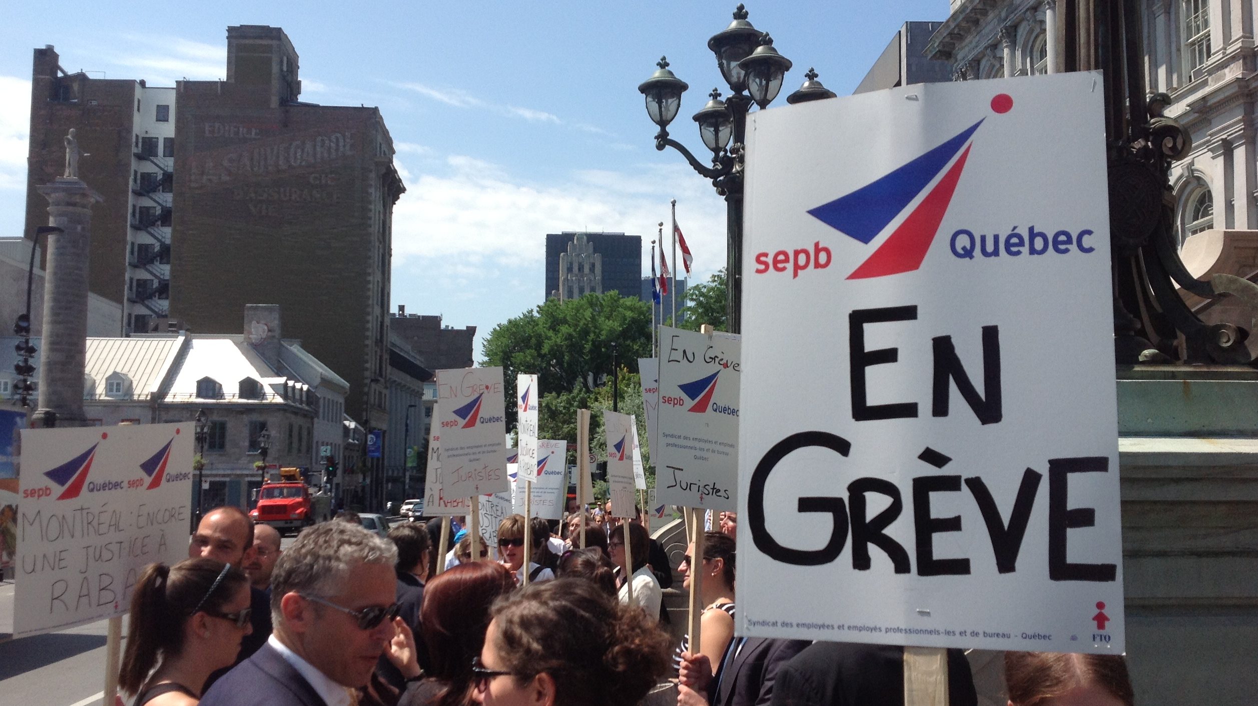 Manifestation de juristes en grève en juillet 2013.