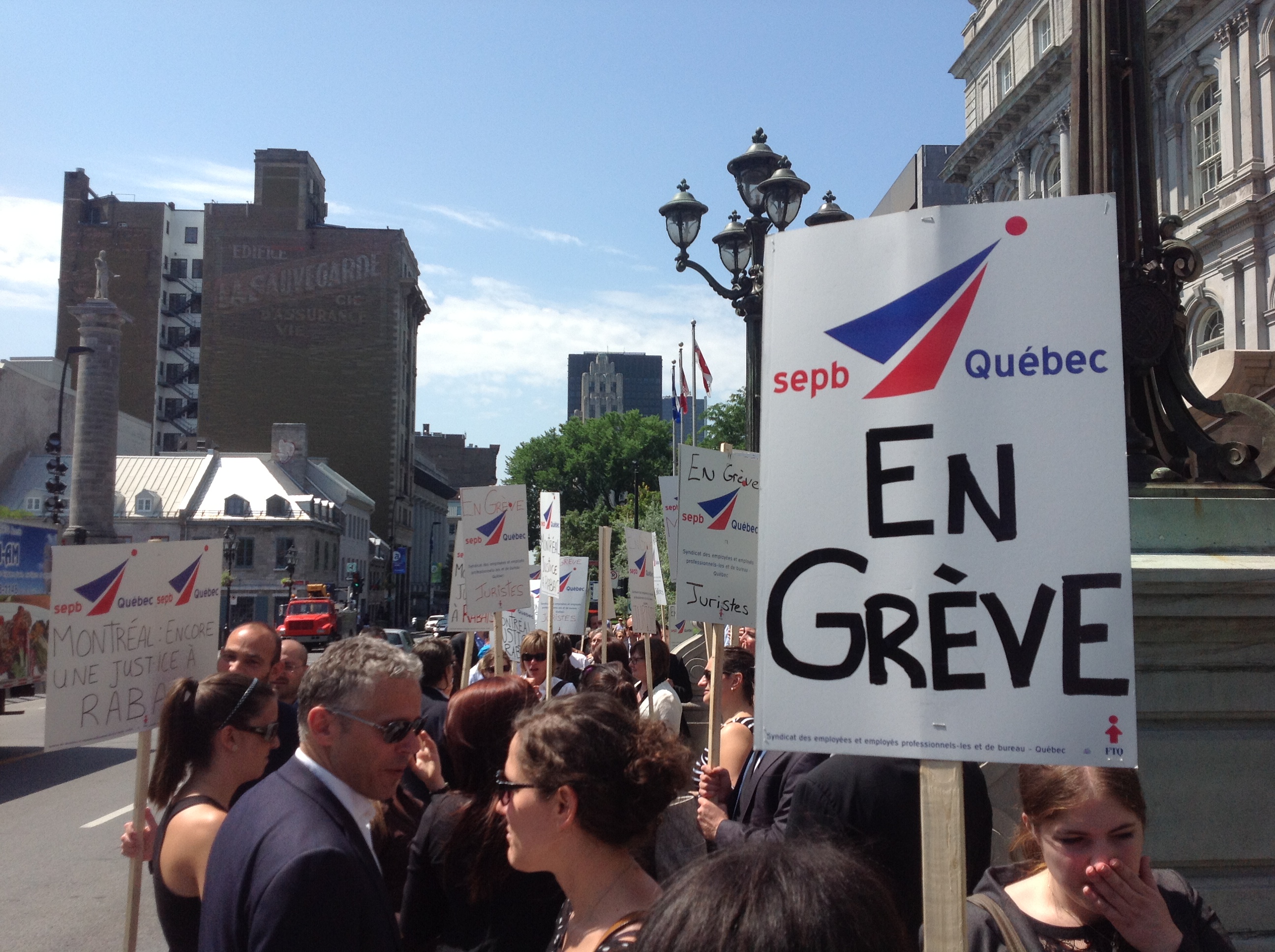 Manifestation de juristes en grève en juillet 2013.