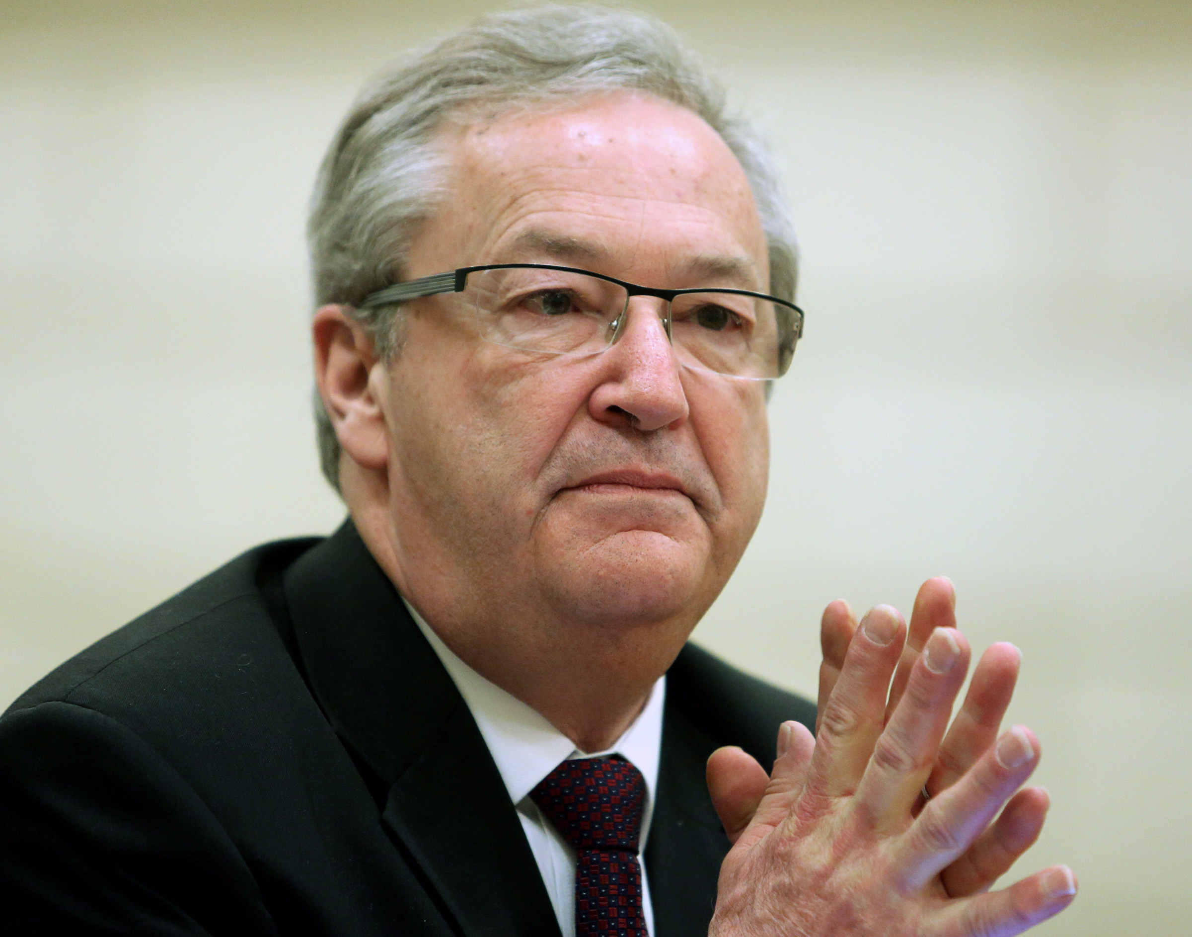 Marc Mayrand accusé de militantisme politique