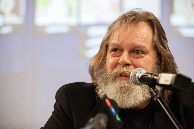 La détermination de Claude Robinson aura consacré la victoire du pot de terre contre le pot de fer, et affermit le droit d'auteur.