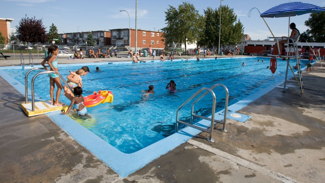 Québec autorise la réouverture des piscines et des espaces publics extérieurs