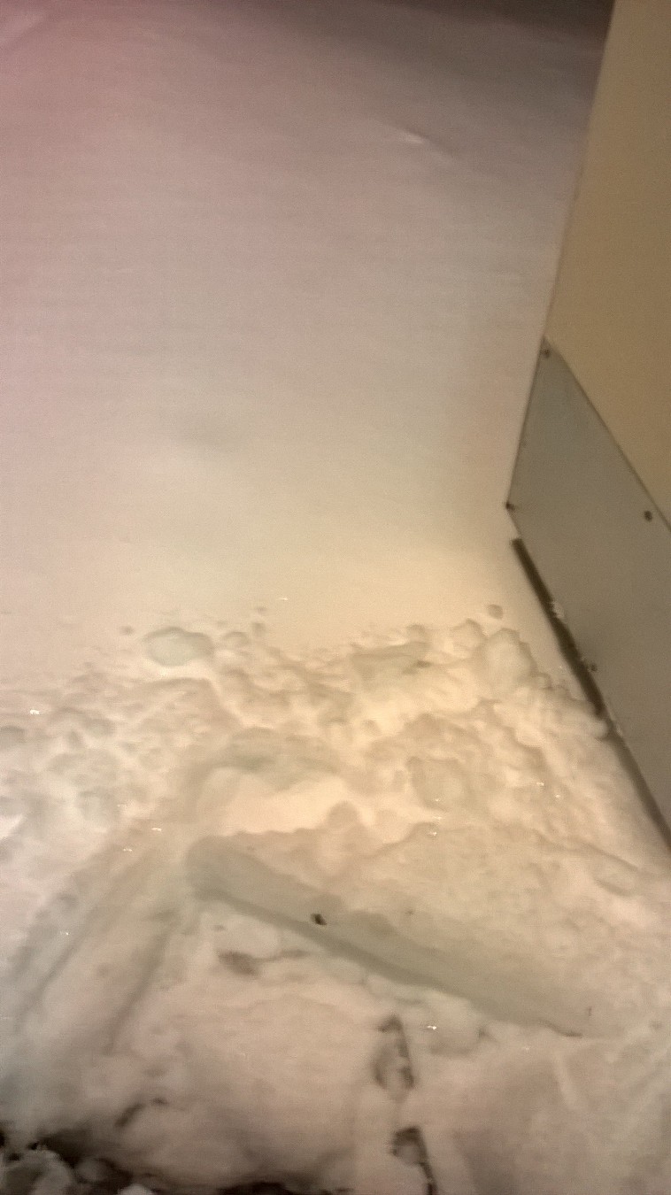Une semaine apr&egrave;s les derni&egrave;res pr&eacute;cipitations de neige, les sorties d'urgence des habitations Pelletier n'&eacute;taient toujours pas d&eacute;neig&eacute;es, le 27 janvier.