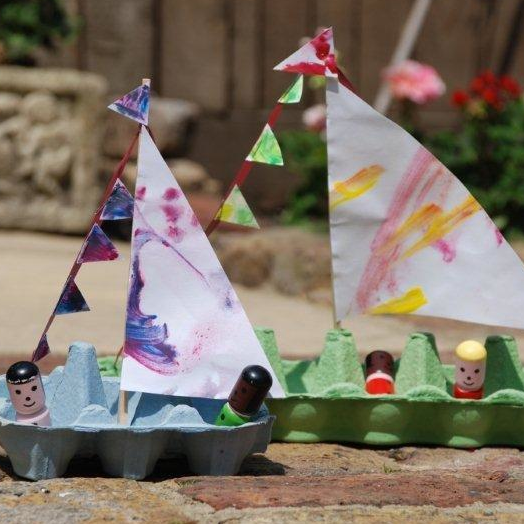 Voiliers cartons d'oeufs