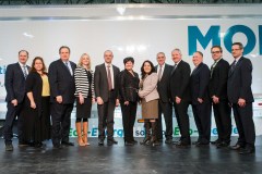À l'inauguration des nouvelles installations du Groupe Morneau, à Anjou, plusieurs personnes des domaines politique et économique de l'est de Montréal ainsi que de l'industrie du transport étaient présentes pour souligner la réussite de l'entreprise. 