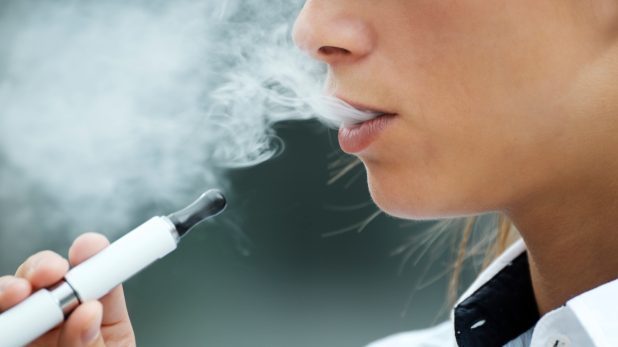 Vapoteuse: plus de jeunes Qubcois l'ont essaye Vapoteuse: plus de jeunes Qubcois l'ont essaye