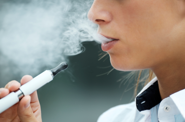 vapotage maladies États-Unis pulmonaires cigarettes électroniques