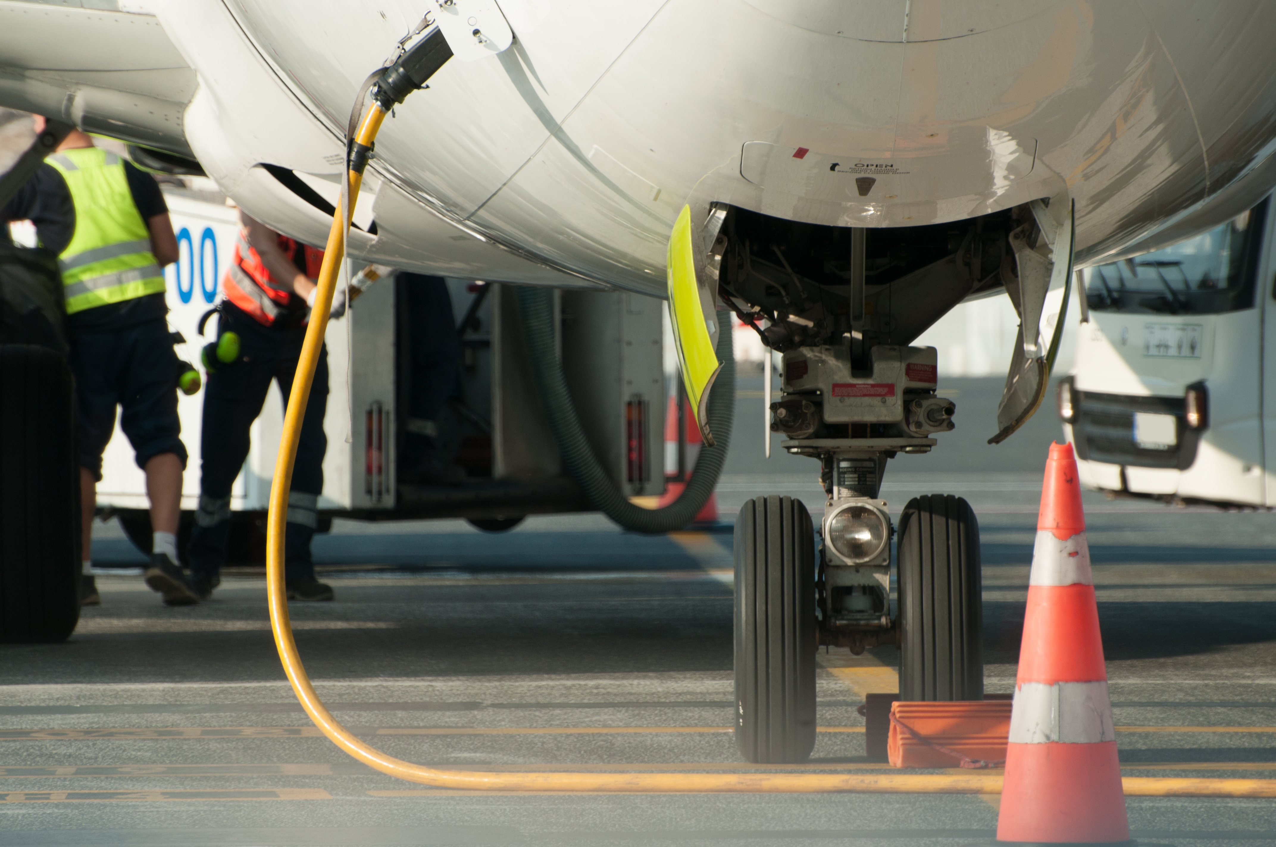 Terminal carburant a&eacute;roportuaire Montr&eacute;al-Est avion