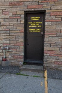 Le propriétaire a mis en place plusieurs mesures pour diminuer les nuisances sonores.