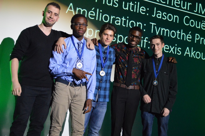 Entraîneurs et joueurs méritants Soccer masculin juvénile (Nassim Chahour, Alexis Akouete, Jason Couët, Jean-Daniel Estimable, Tymothé Provost)