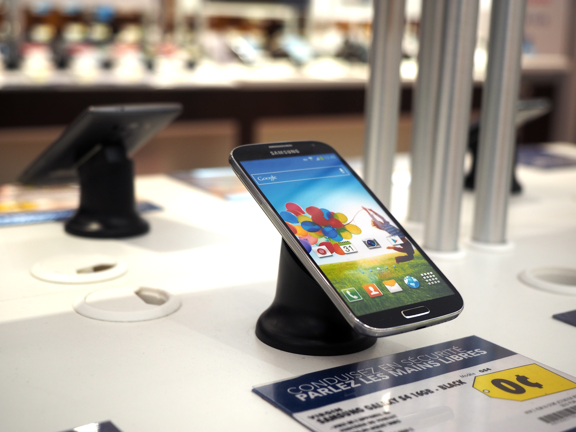 téléphones intelligents vente 5g baisse rebond