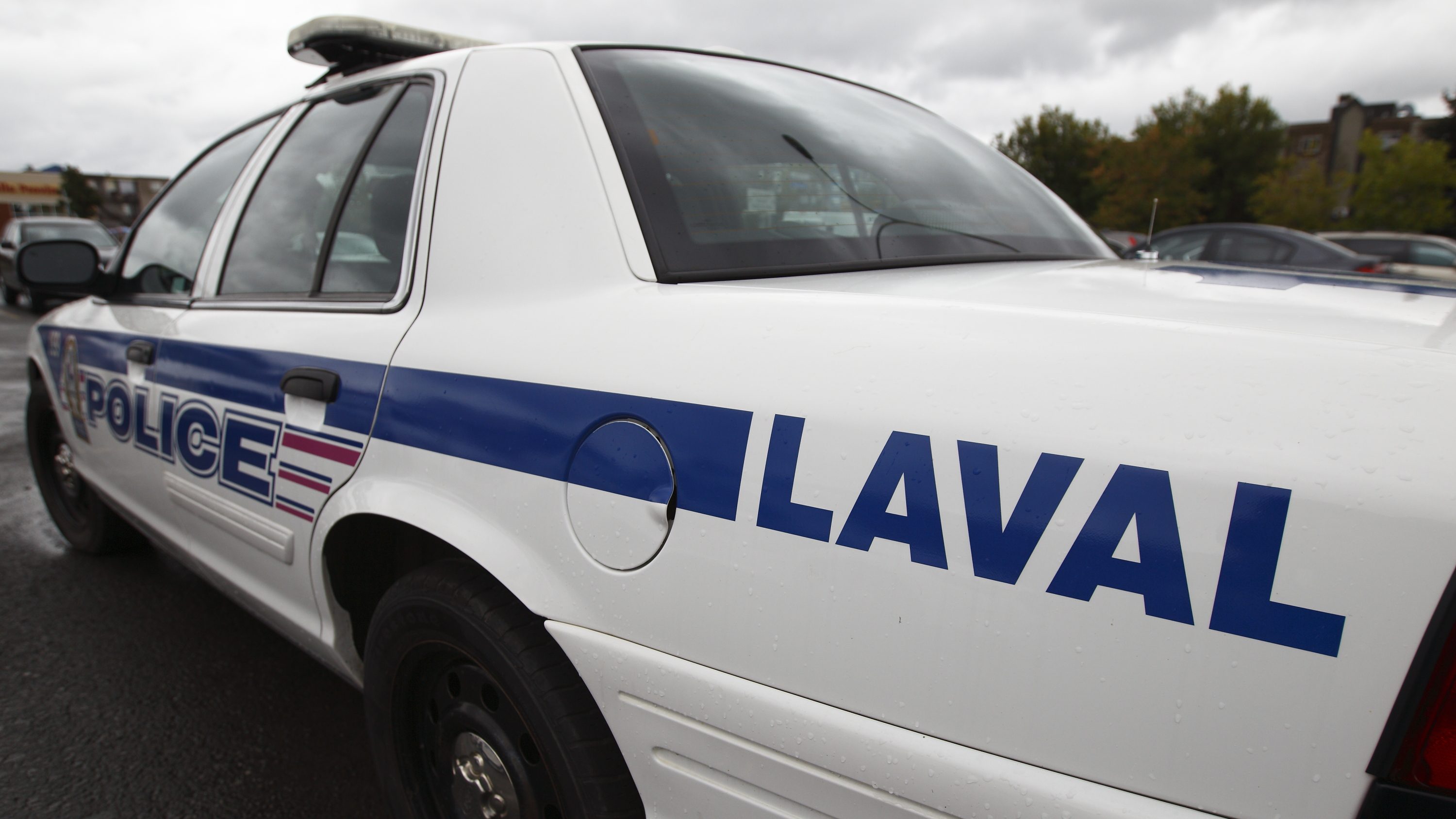 Une voiture du Service de police de Laval