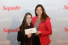 Sa collègue, Léonie Bradet, a également décroché une bourse, au montant de 2000 $, dans la catégorie «Soutien à la réussite académique et sportive».