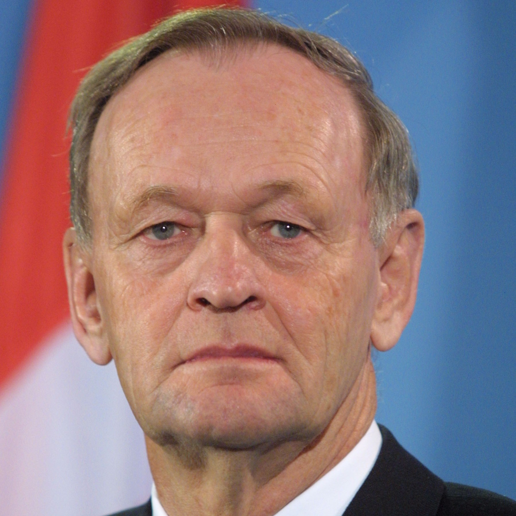 Chretien visits Germany
