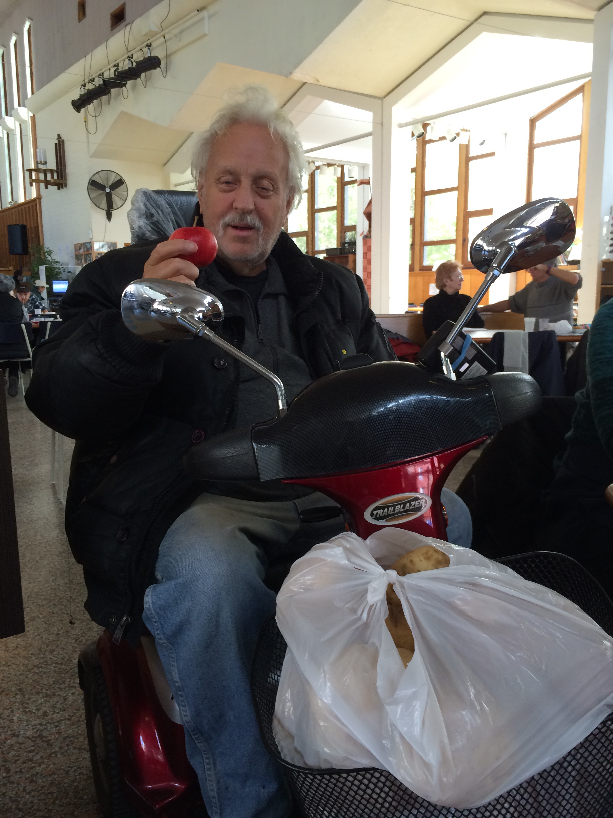 Roger va chaque semaine au marché du Chic Resto Pop.