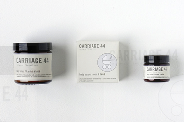 Ensemble de produits essentiels pour bébé (savon, beurre de karité et baume pour peau irritée), de Carriage 44, 32$