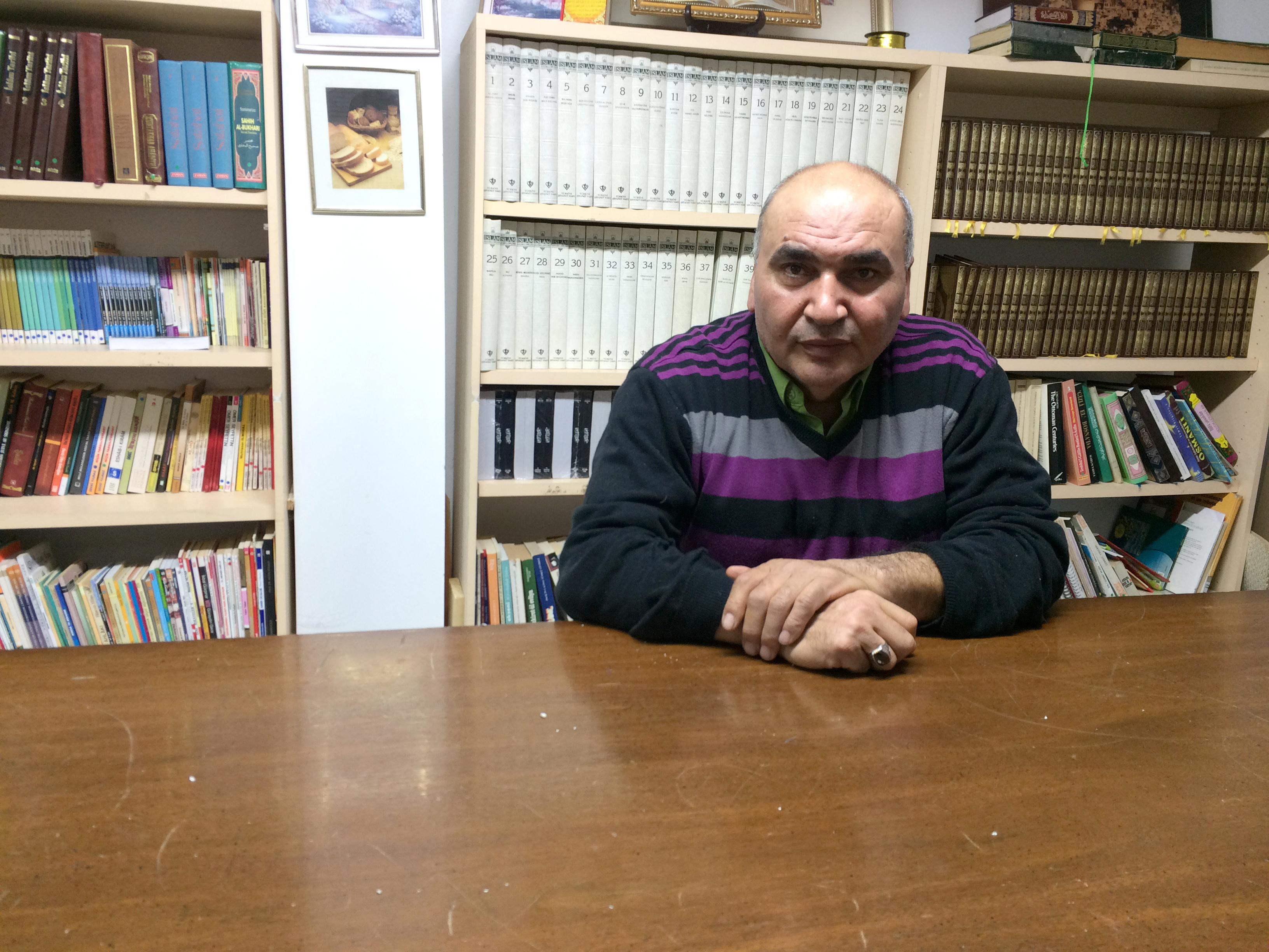 Recep Tankulu, un des administrateurs de la Fondation message de l'Islam ne comprend pas pourquoi on lui demande un permis de lieu de culte alors que sa mosquée est ouvertes depuis 15 ans. Photo: Amine Esseghir/TC Media