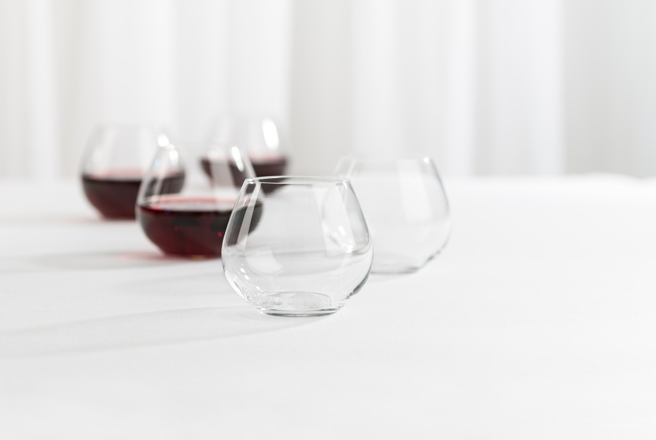 Hôtes trudeau verres sans pied