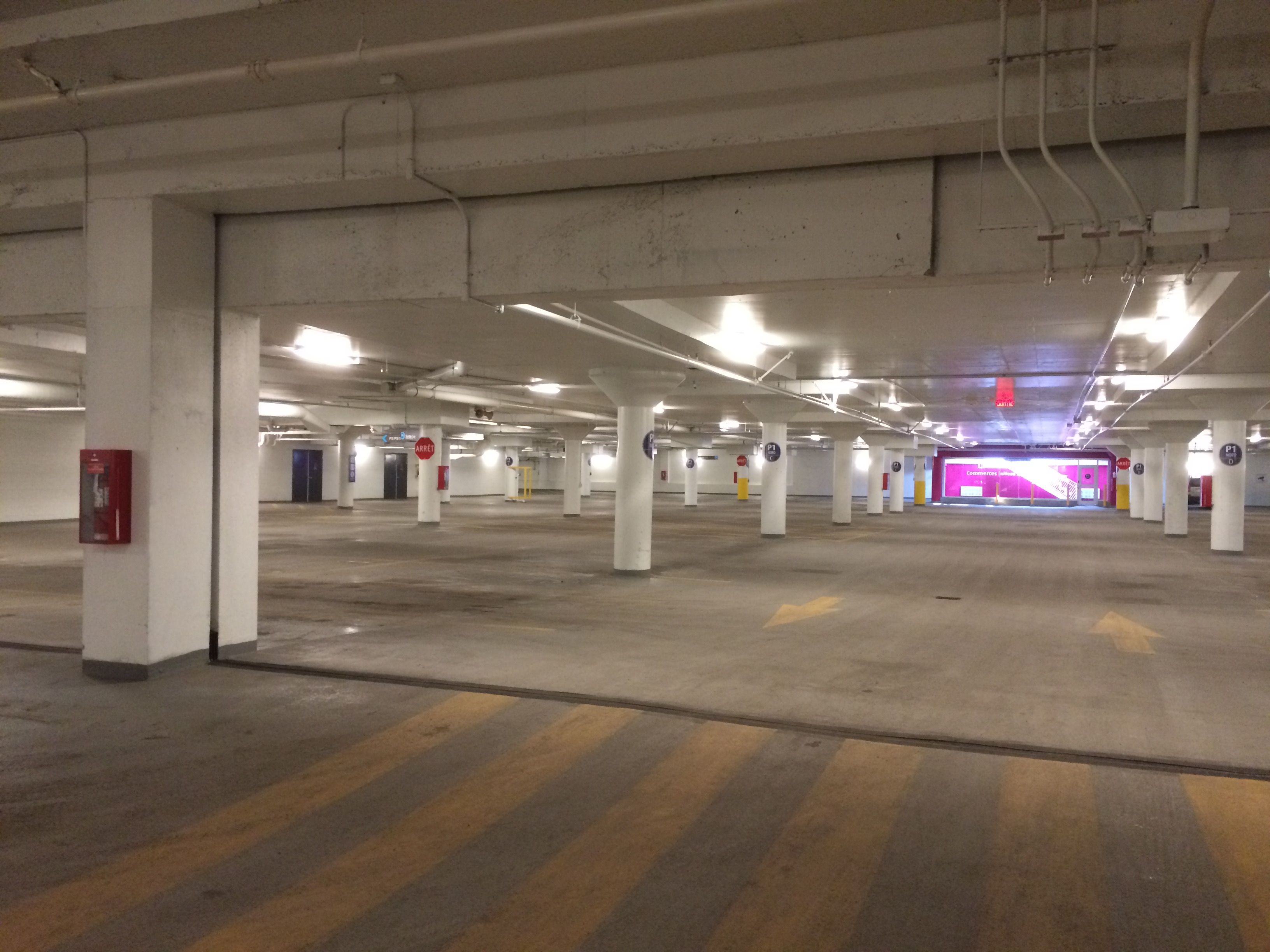 Lors du passage de TC Media, plus de 400 places de stationnement étaient inutilisées à la Place Viau.