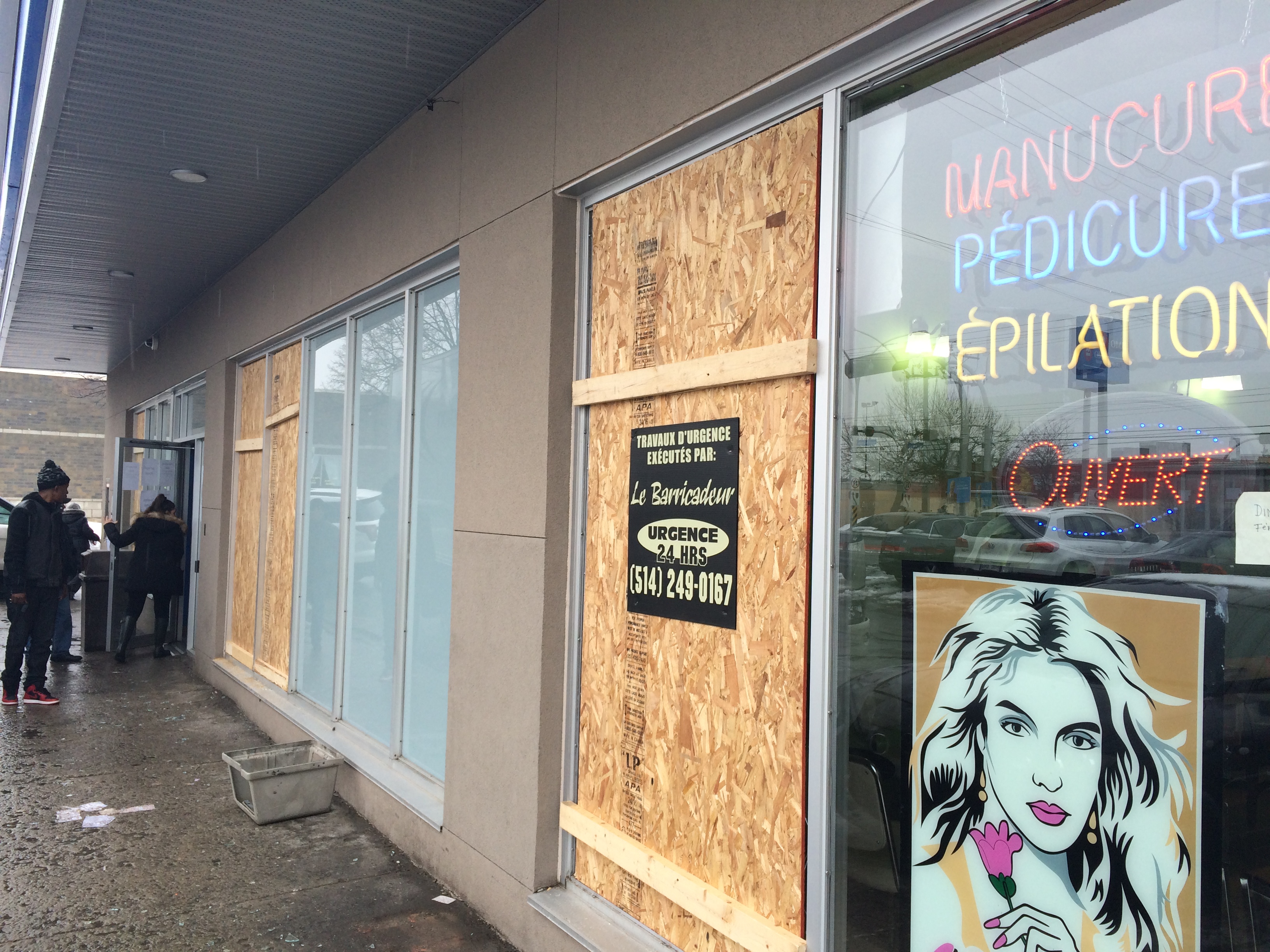 Plusieurs commerces touch&eacute;s ont &eacute;t&eacute; ferm&eacute;s au lendemain d'actes de vandalisme dans Montr&eacute;al-Nord.