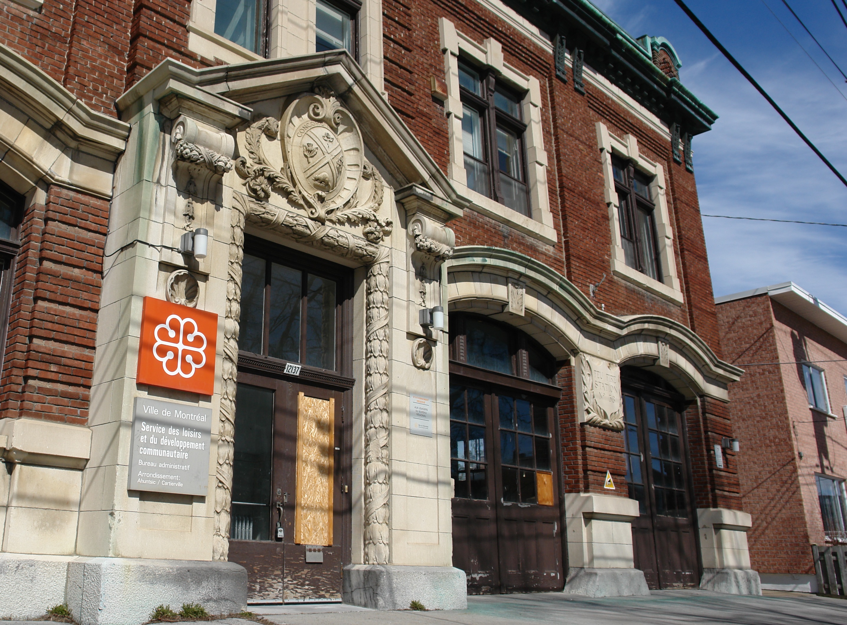Les ornements d'origine du bâtiment construit en 1914, sont toujours là. Photo: Amine Esseghir/TC Media