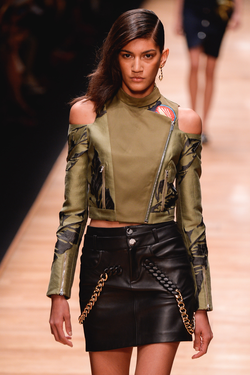 Guy Laroche : Runway - Paris Fashion Week Womenswear Spring/Summer 2016