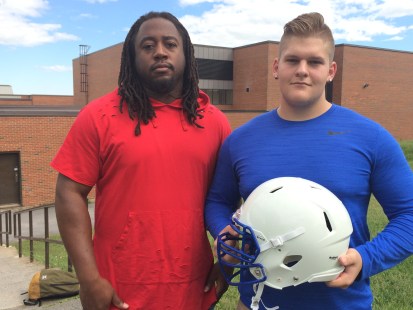 Roody Longchamps, entra&icirc;neur des Bouledogues de l'&eacute;cole secondaire &Eacute;douard Montpetit, croit beaucoup au potentiel de son jeune prot&eacute;g&eacute; qui a de beaux atouts pour atteindre les plus hauts sommets.
