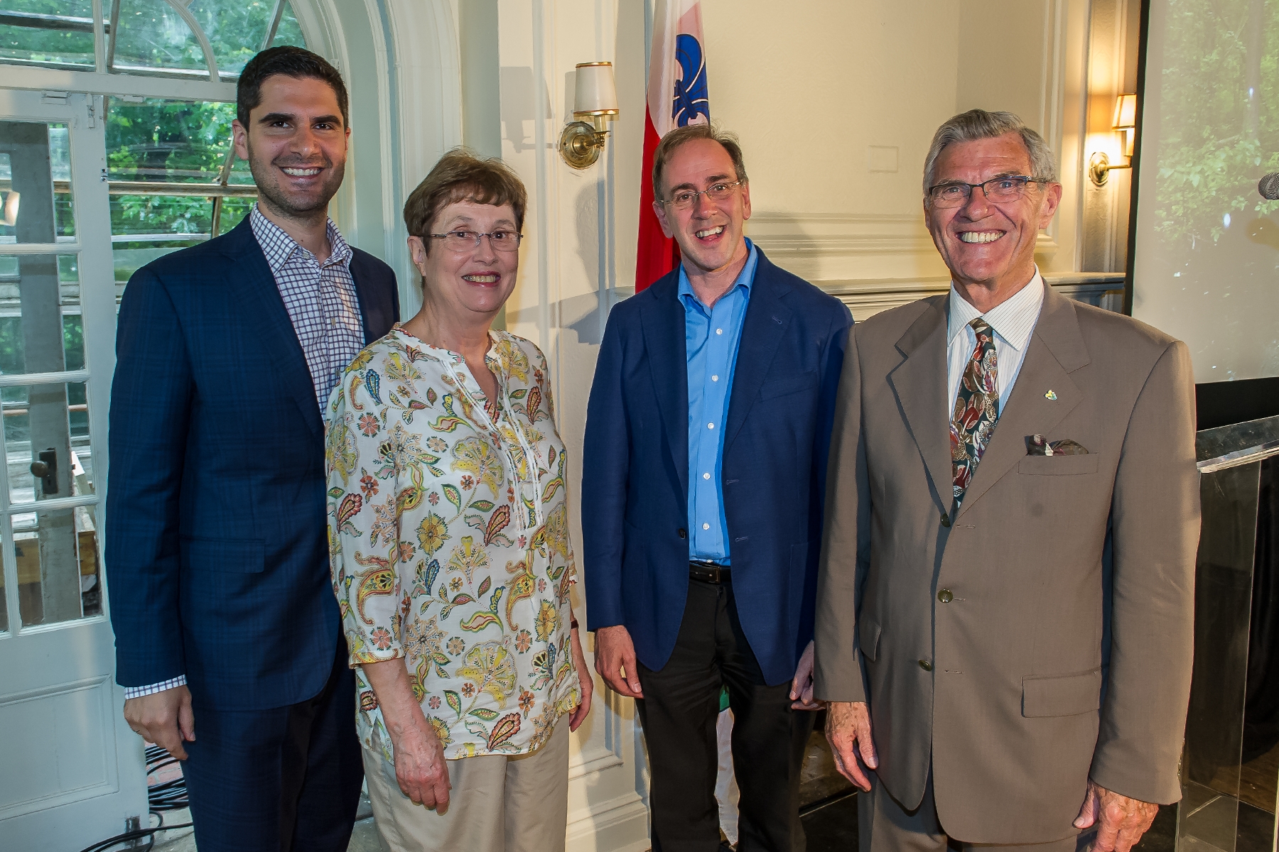Harout Chitilian, conseiller de Bordeaux-Cartierville, Jocelyn Leduc-Gauvin, membre du comité de mise en valeur du bois, Réal Ménard, membre du comité exécutif de la Ville de Montréal, responsable des grands parcs et Pierre Gagnier, maire d'Ahuntsic-Cartierville lors de la conférence de presse d'inauguration des chemins du bois. Photo: gracieuseté.
