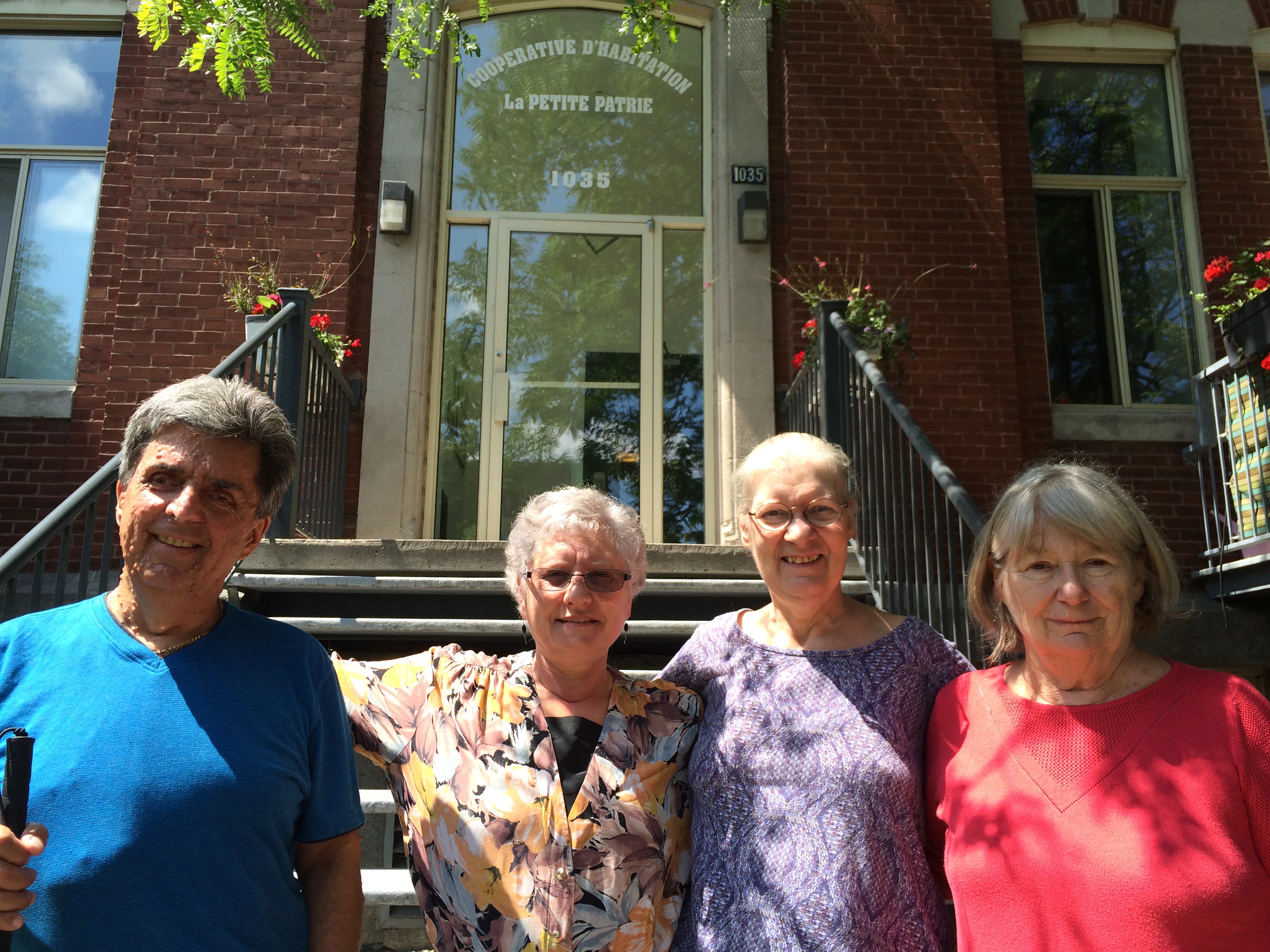 Quatre des membres fondateurs de la Coopérative d'habitation de La Petite-Patrie, Daniel Jean, Antonella Perzia, Micheline Gauthier et Ginette Gaudreault.