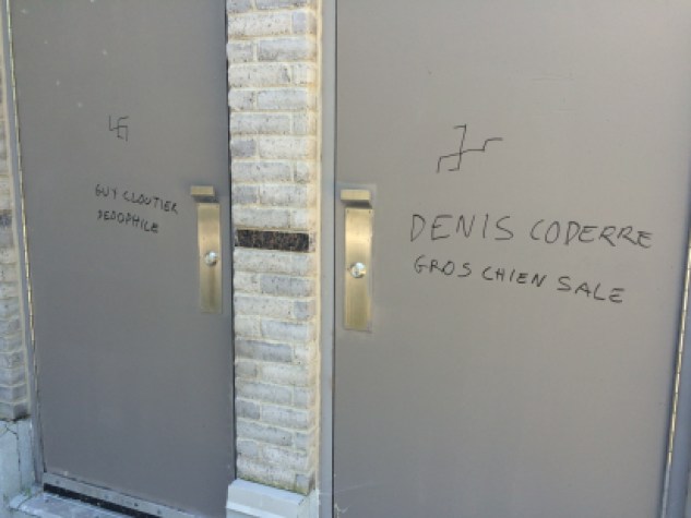 Des insultes homophobes et des mots visant Denis Coderre ont été inscrits sur l'un des murs de l'école secondaire Jean-Grou à Rivière-des-Prairies.