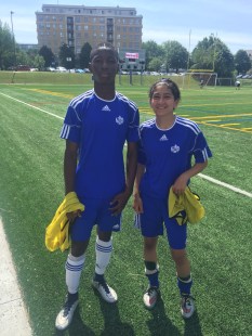 Deux joueurs de soccer laurentiens, N'Gatté Yvann Dogny et Victoria Caucci, ont participé aux Jeux du Québec.