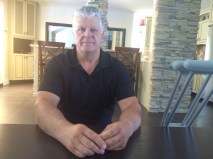 Fran&ccedil;ois Marien &agrave; son domicile de Terrebonne quelques jours apr&egrave;s son op&eacute;ration.