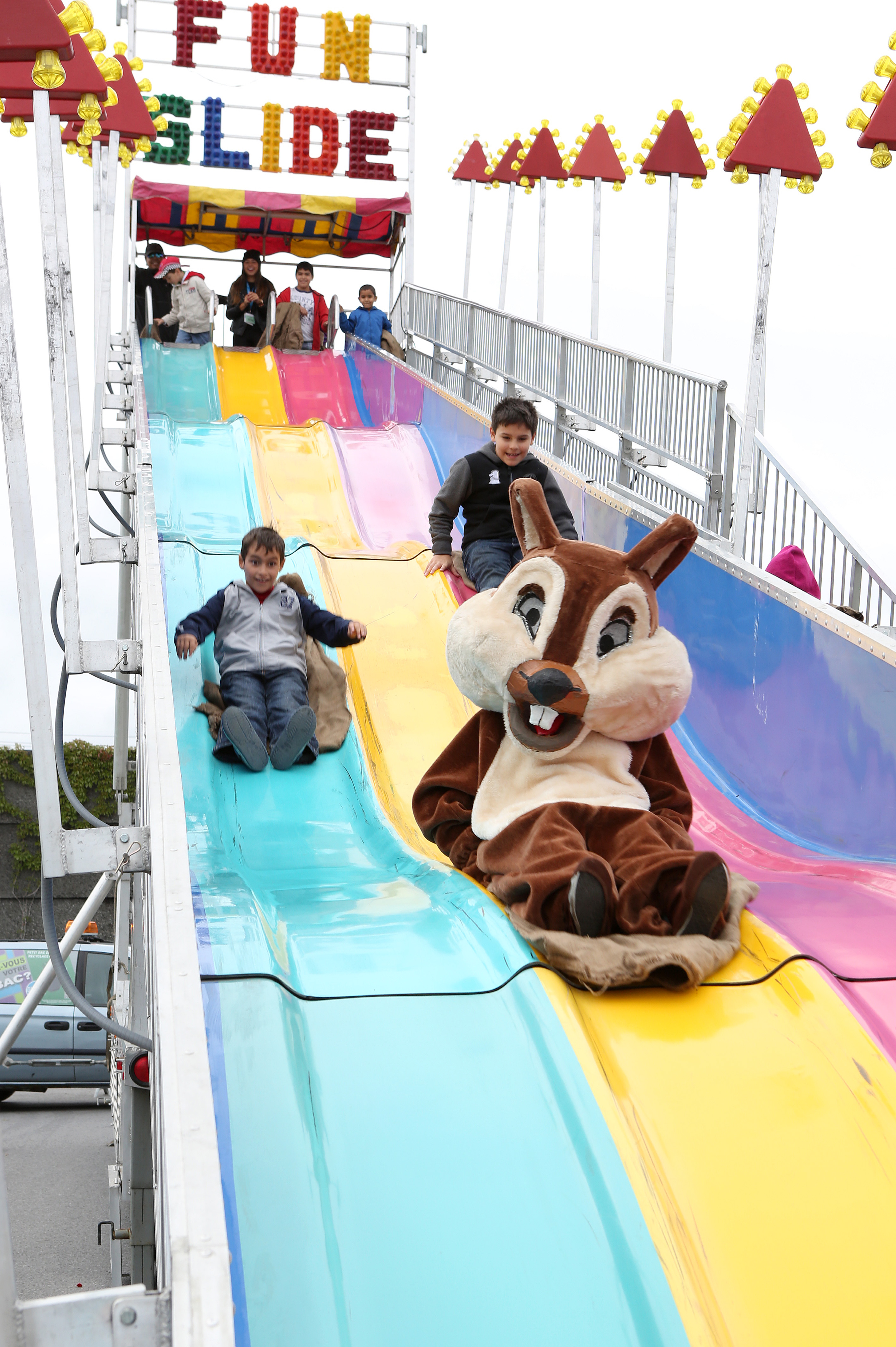 Les enfants pourront s'amuser dans la grande glissade g&eacute;ante qui sera install&eacute;e pour l'occasion.