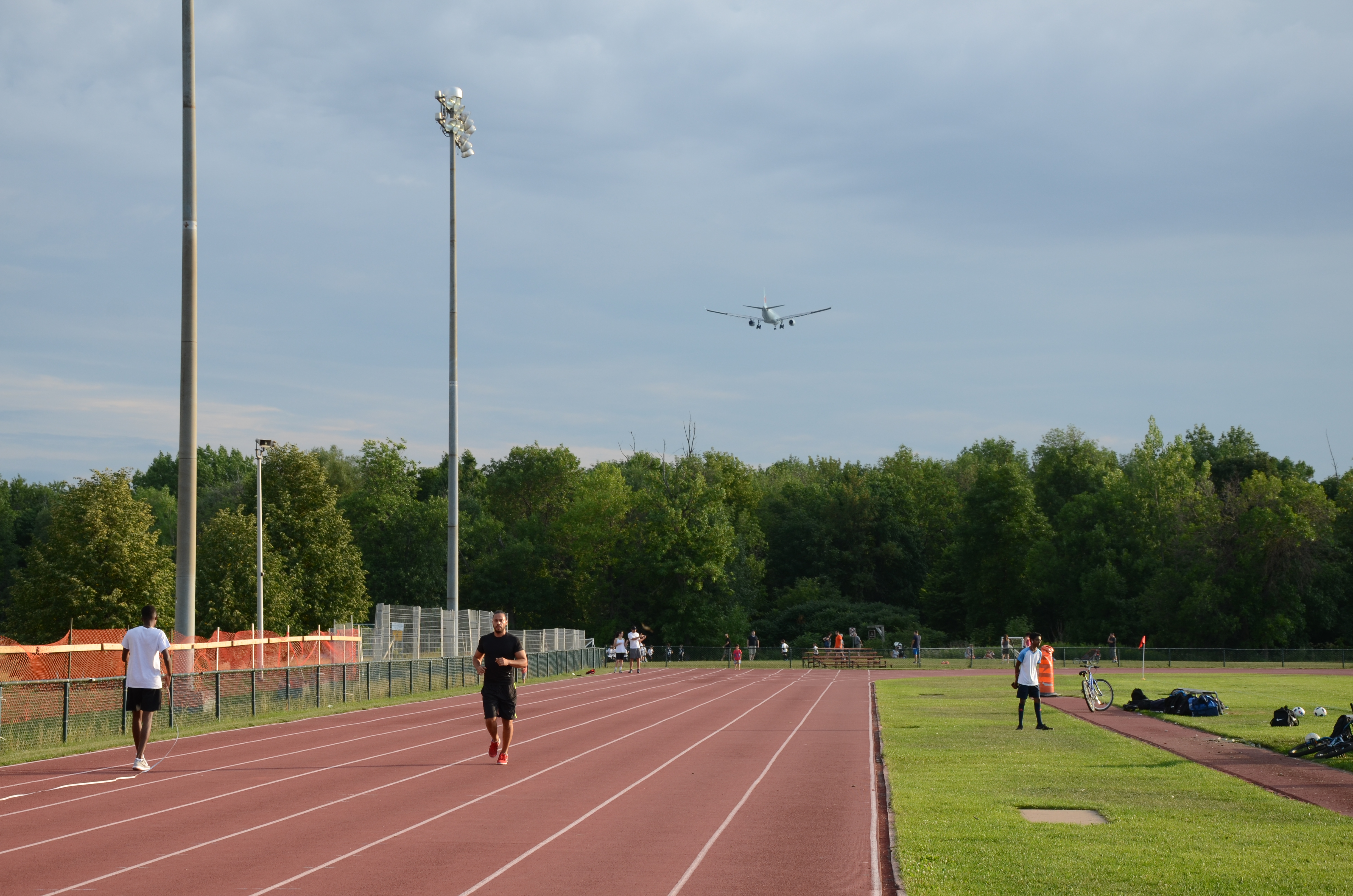 Entra&icirc;nement de para-athl&eacute;tisme avec Richard Tetreault &agrave; la piste Ben-Leduc au parc Marcel-Laurin &agrave; Saint-Laurent, Montr&eacute;al, QC, le 28 juillet 2016.