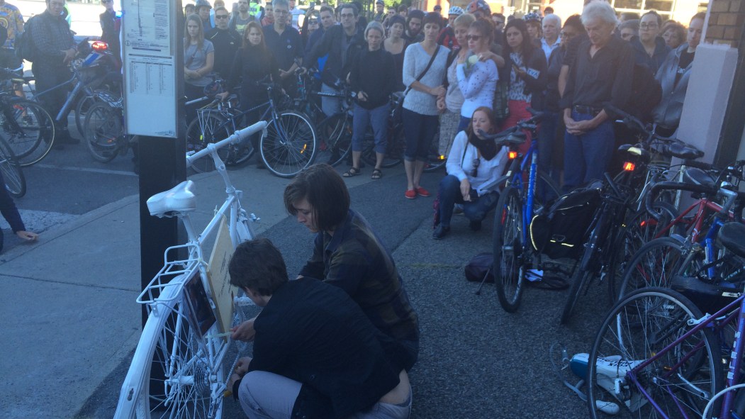 Le vélo de Justine Charland St-Amour a été attaché à l'intersection d'Iberville et de Rosemont.