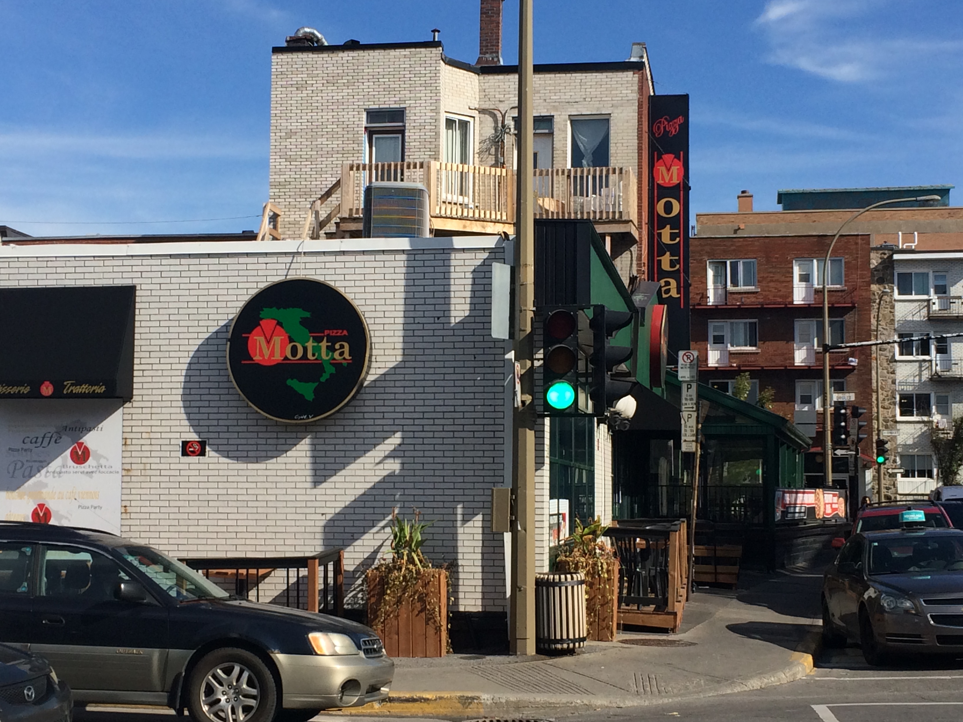 La pâtisserie maison Mottas a de la difficulté à se conformer aux normes selon les inspecteurs de la Ville de Montréal.