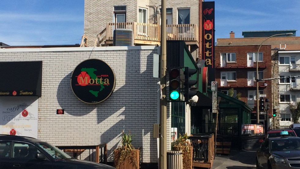 La pâtisserie maison Mottas a de la difficulté à se conformer aux normes selon les inspecteurs de la Ville de Montréal.