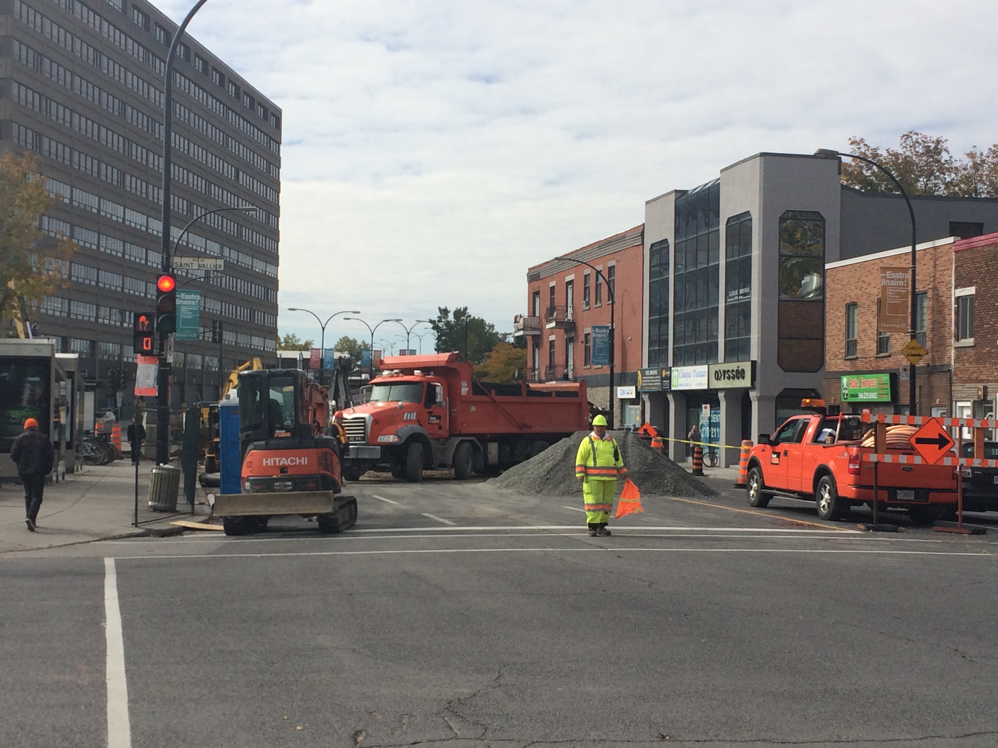 Le boulevard Rosemont est fermé à la circulation.