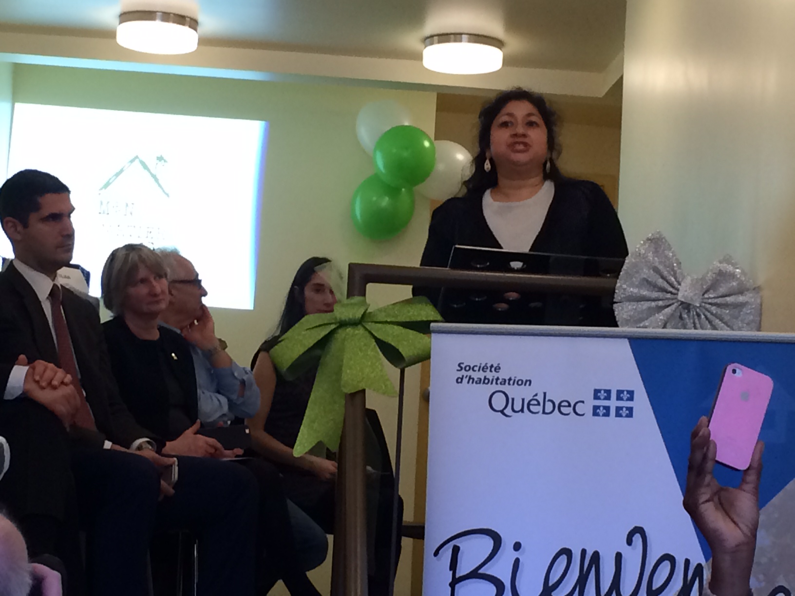 Cette maison nous sauve la vie s'est exclamée Rosario Martinez, résidente de Grandir jusqu'au toit. Photo: Amine Esseghir/TC Media