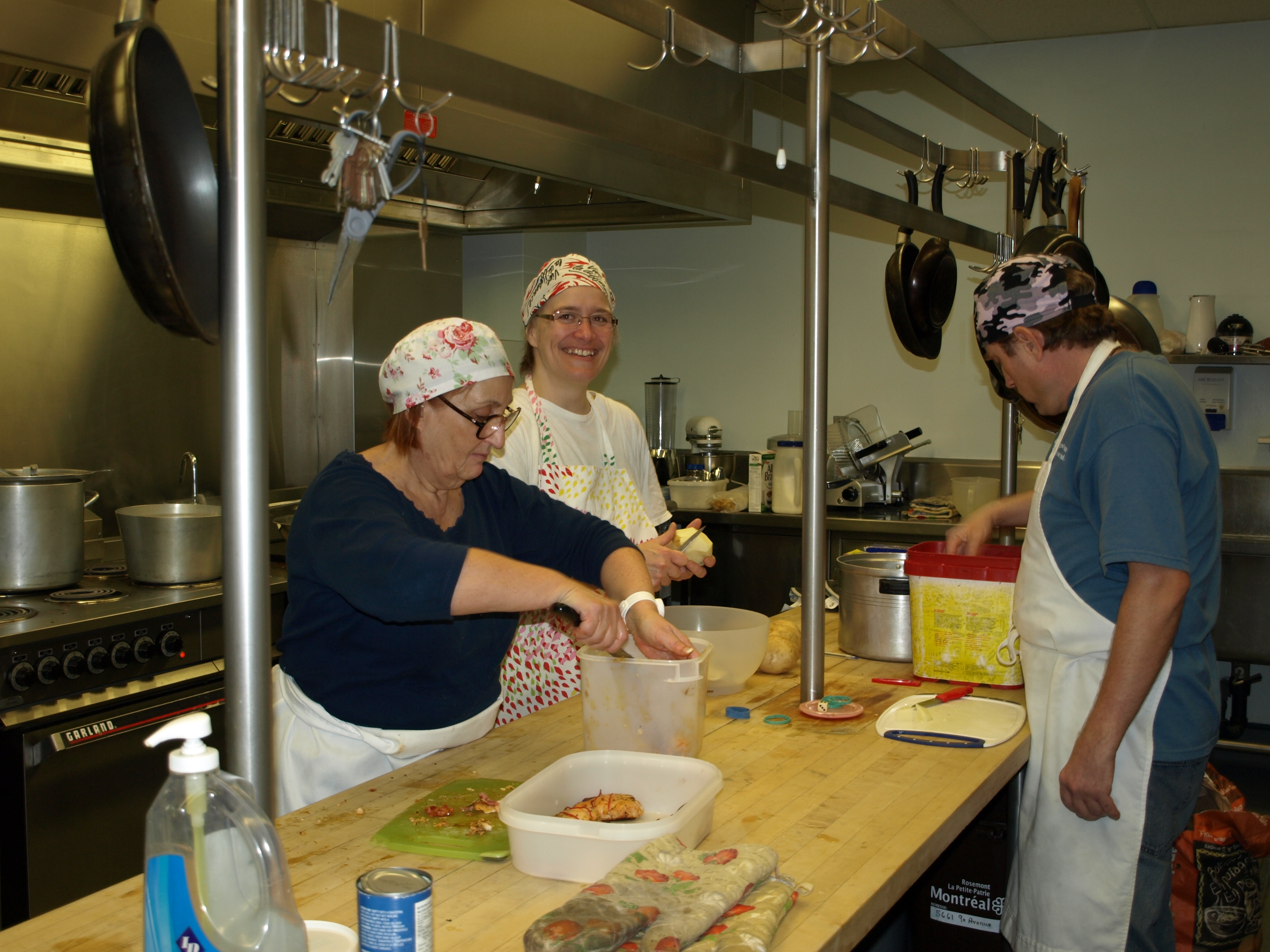 Les employés et bénévoles des Compagnons de Montréal prennent racine dans leur nouveau quartier.