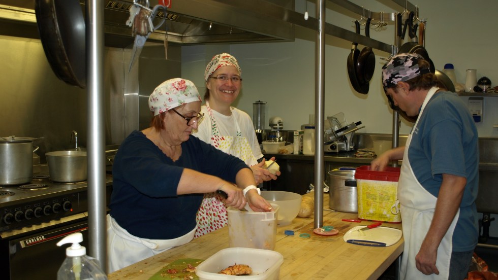 Les employés et bénévoles des Compagnons de Montréal prennent racine dans leur nouveau quartier.
