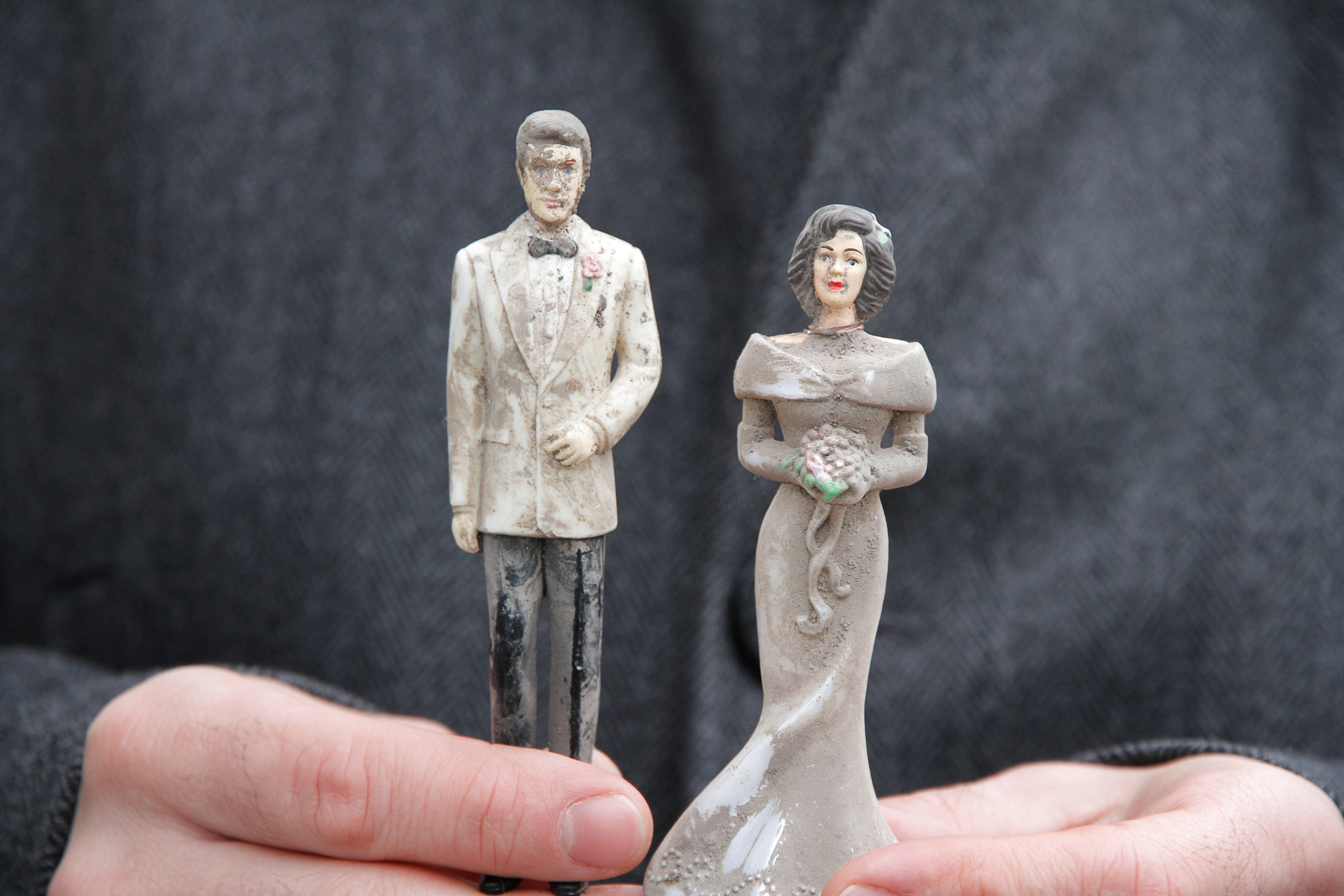 Les figurines ont été retrouvées par les employés de l'arrondissement en août lors des travaux de démolition de l'ancien kiosque à musique.