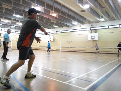Le Pickleball réuni des aspects de plusieurs autres sports, mais est accessible à tous.