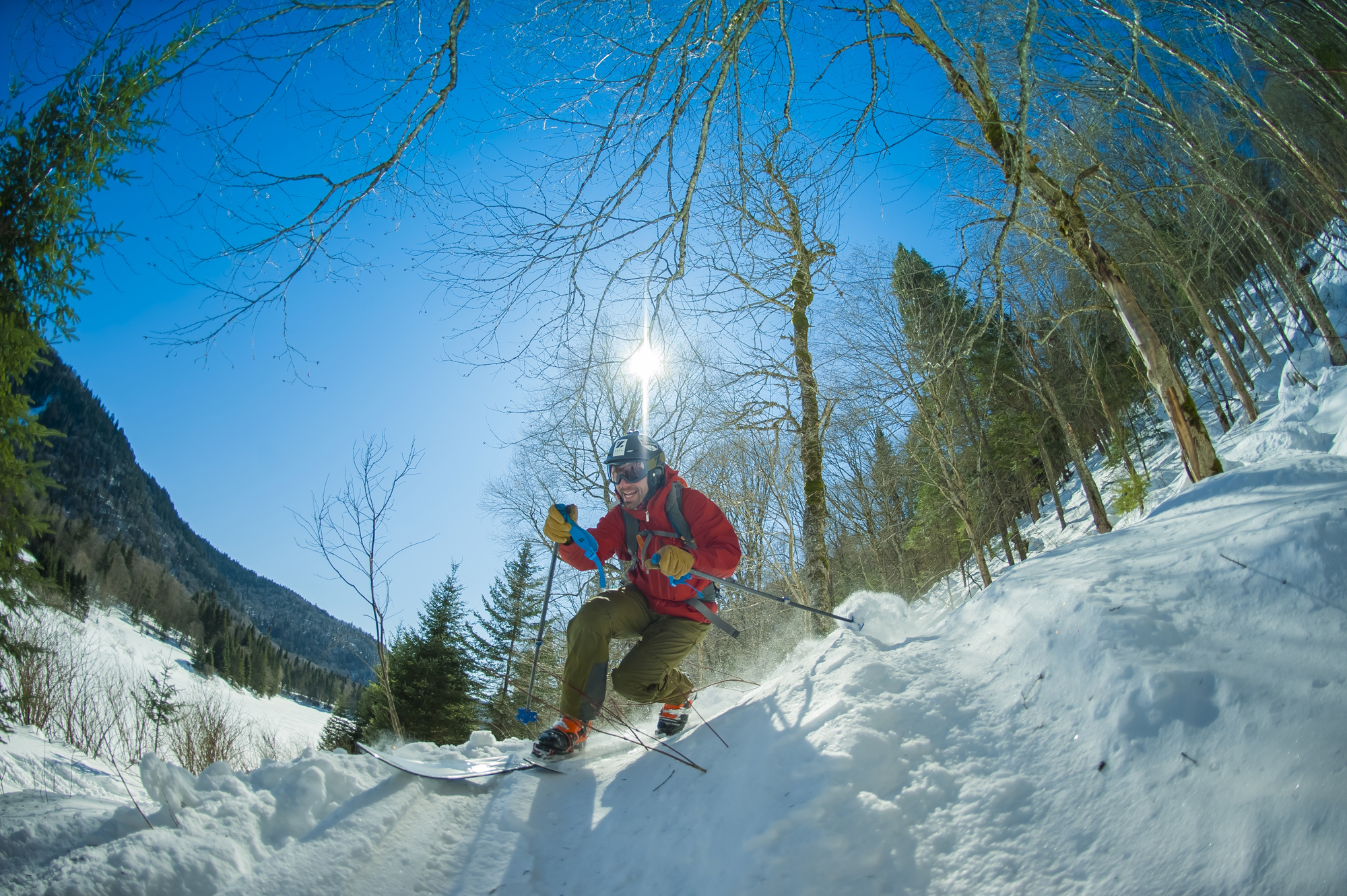 19/03/2015 photos de skieurs en  telemark dans le  secteur hors-piste Belleau au parc national de la jacques cartier quebec qc canada photo steve deschenes