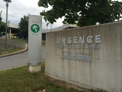Entrée des urgences de l'hôpital Santa-Cabrini